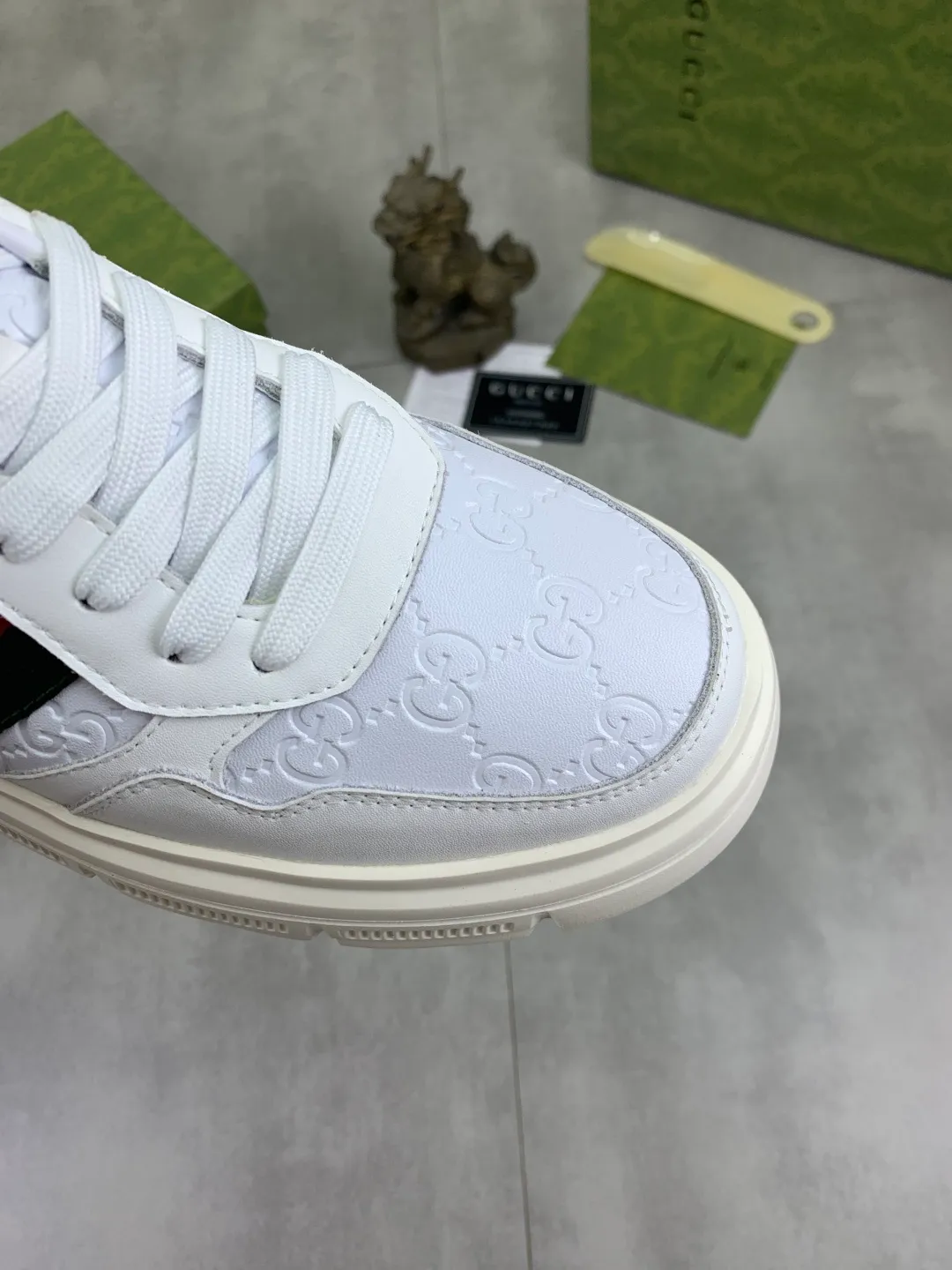 Men's shoes 💰P400💰[New style]🆘 The latest model from Gucci GUCCI official website🎁Classic casual and fashionable men's shoes👟Best model💥The style is simple and elegant, exclusive for trendy men. Unique official website latest brand elements👑Gucci original decoration, fashionable and generous, original soft calfskin fabric➕Comfortable soft first-layer pigskin lining ✅The official website specifies wear-resistant casual outsole, the classic model is photographed in real life🎬Color: 2️⃣colors available😍Number of codes: 38-44